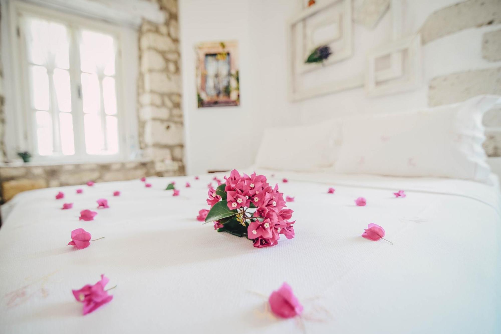 Yukari Sokak Vip Butik Otel Алакати Екстериор снимка