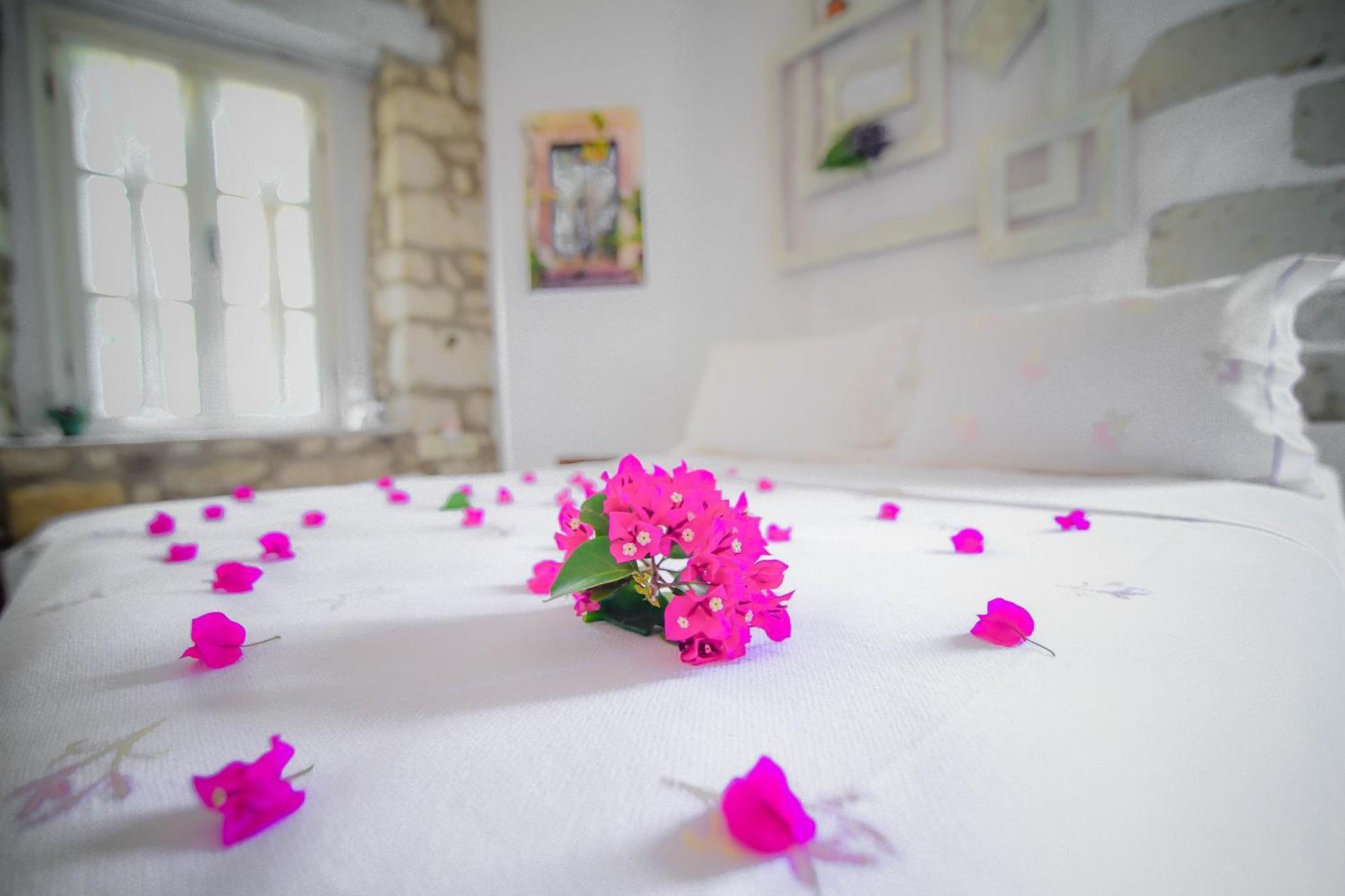 Yukari Sokak Vip Butik Otel Алакати Екстериор снимка